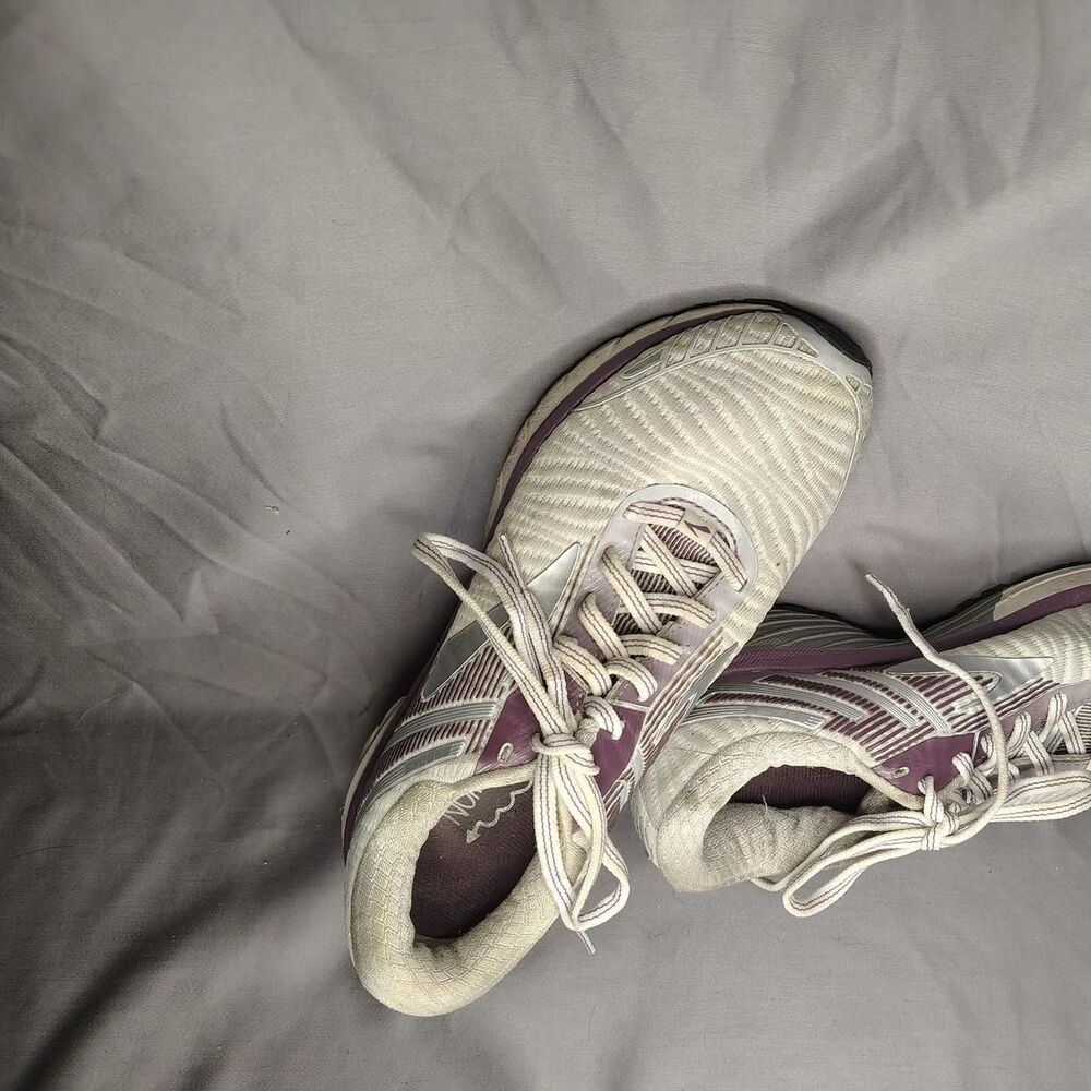 Brooks Women's Purple and Silver Trainers